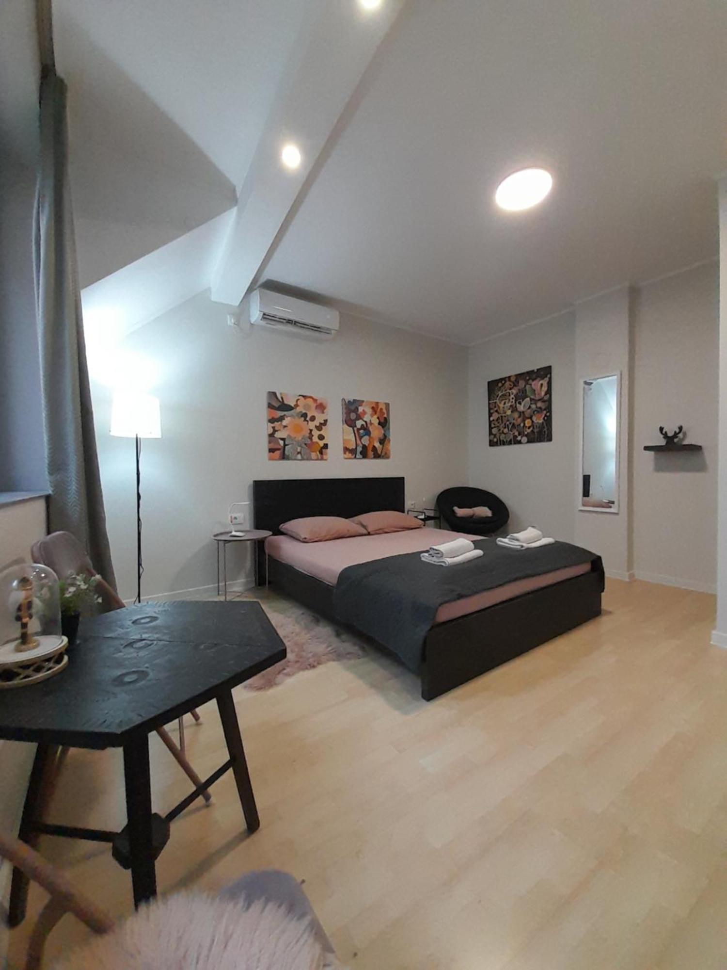 Appartamento Cool & Cozy Center Subotica Esterno foto